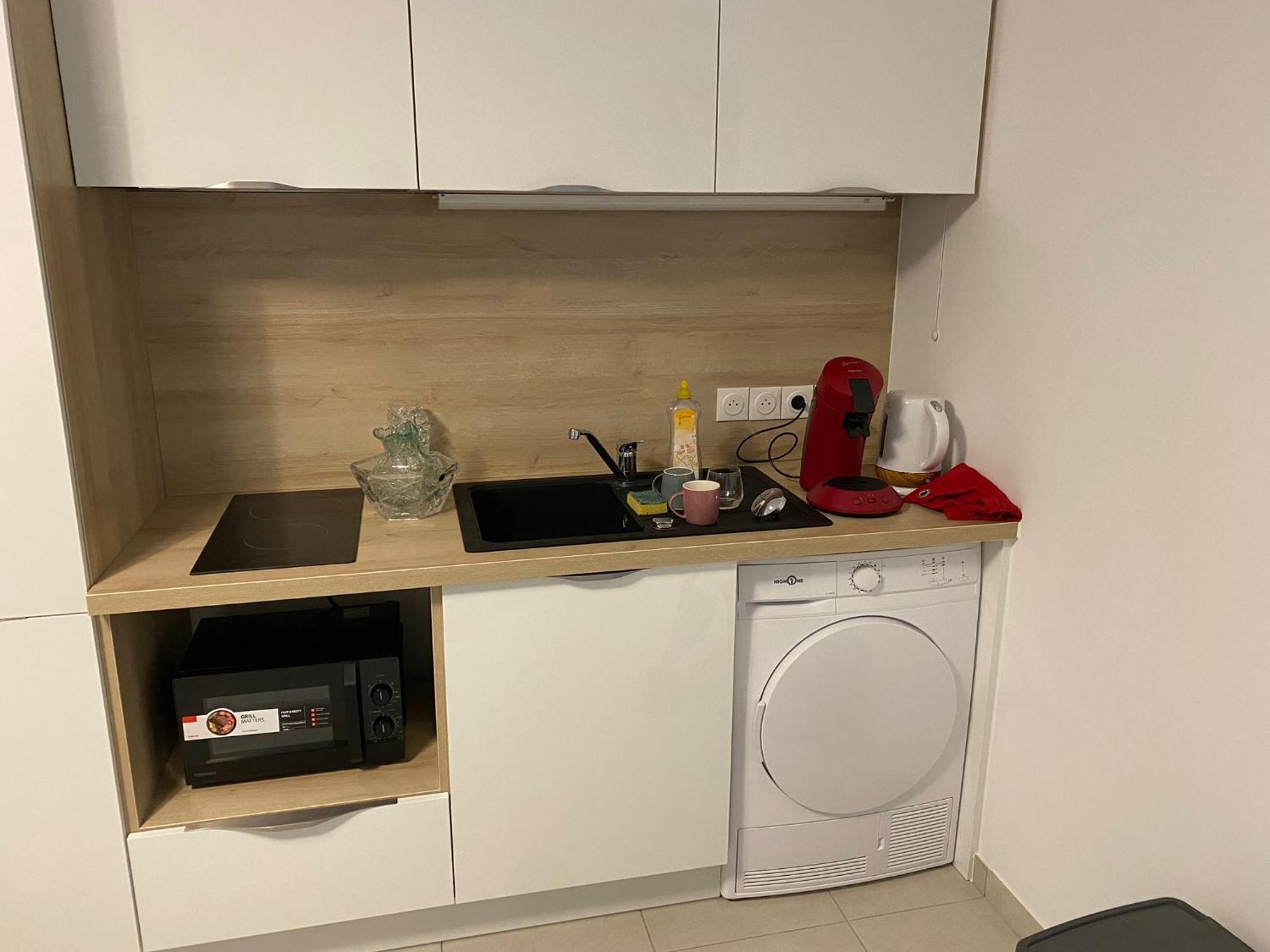 Studio Avec Parking Prive, Piscine Plage 300M Antibes Eksteriør billede